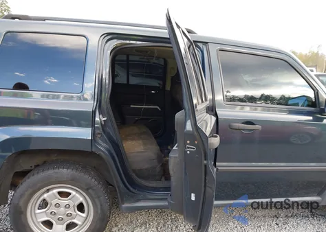 2008 Jeep Patriot Sport из США, поврежденный, VIN 1J8FF28W48D651674